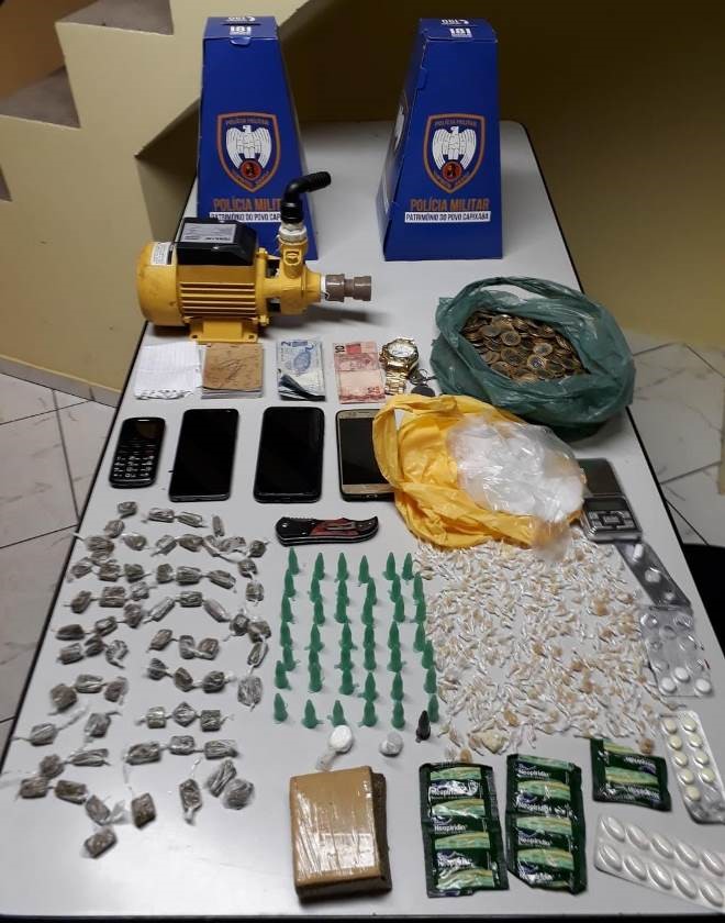 PM apreende drogas e suspeitos por tráfico durante cerco policial em Anchieta