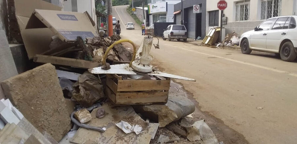 Mais de 2,7 mil pessoas continuam fora de casa no Sul do ES