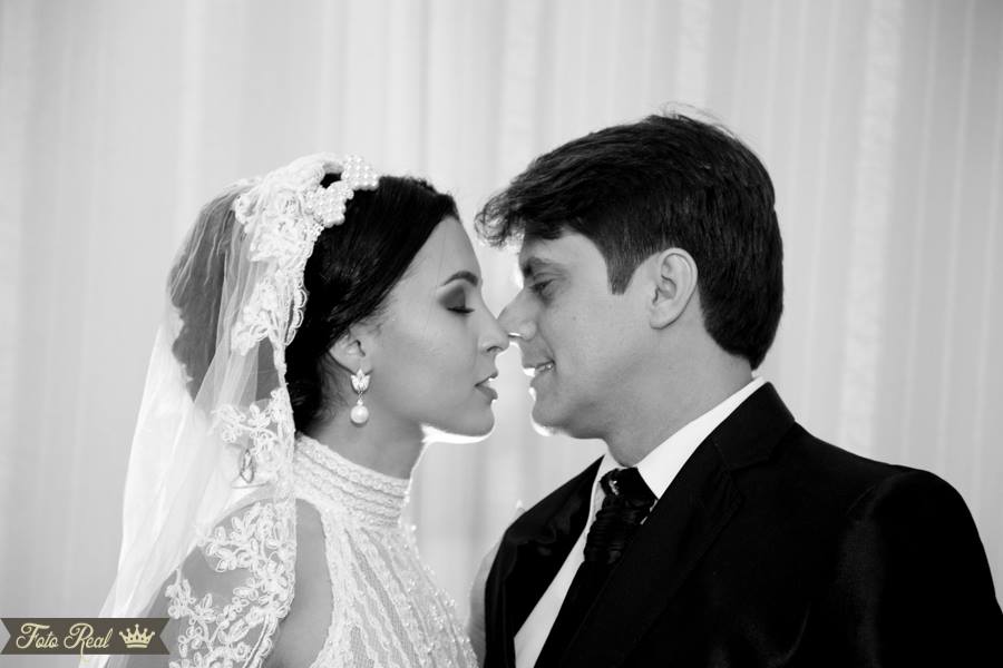 Caminhão atropela moto por trás e mata casal