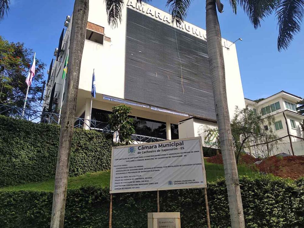 Câmara de Cachoeiro adia retorno