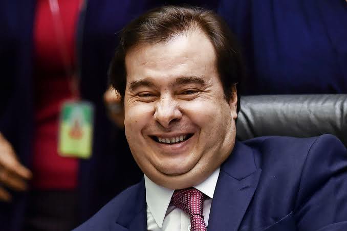 RODRIGO MAIA É CONTRA LIMITAR JUROS DO CARTÃO DE CRÉDITO E CHEQUE ESPECIAL E DEVE ENGAVETAR PL APROVADA NO SENADO; “pode limitar crédito”