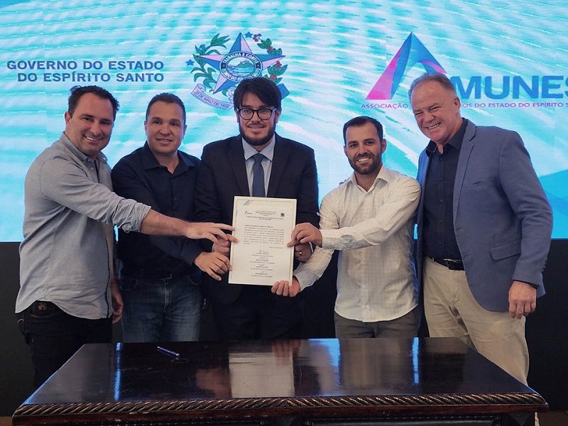 Casagrande recebe nova diretoria da Amunes