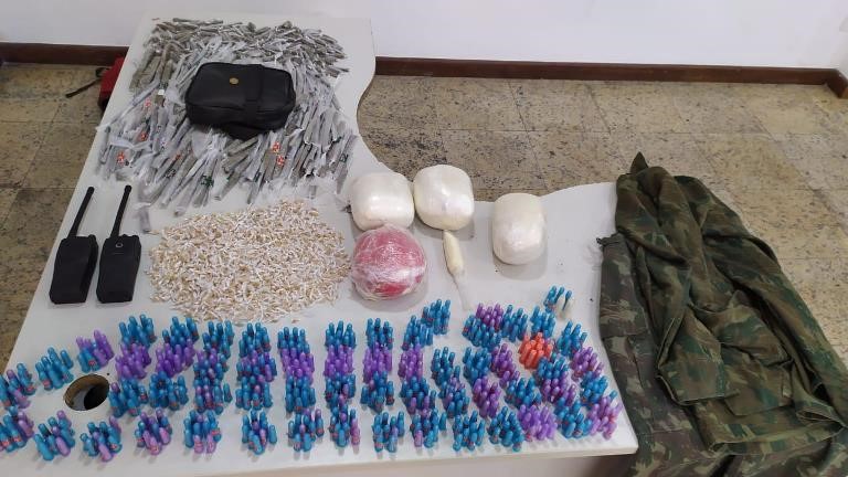 Grande quantidade de entorpecente é apreendida pela PM em morro de Vitória/ES