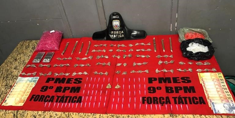 PM apreende drogas e detém duas pessoas em Cachoeiro/ES