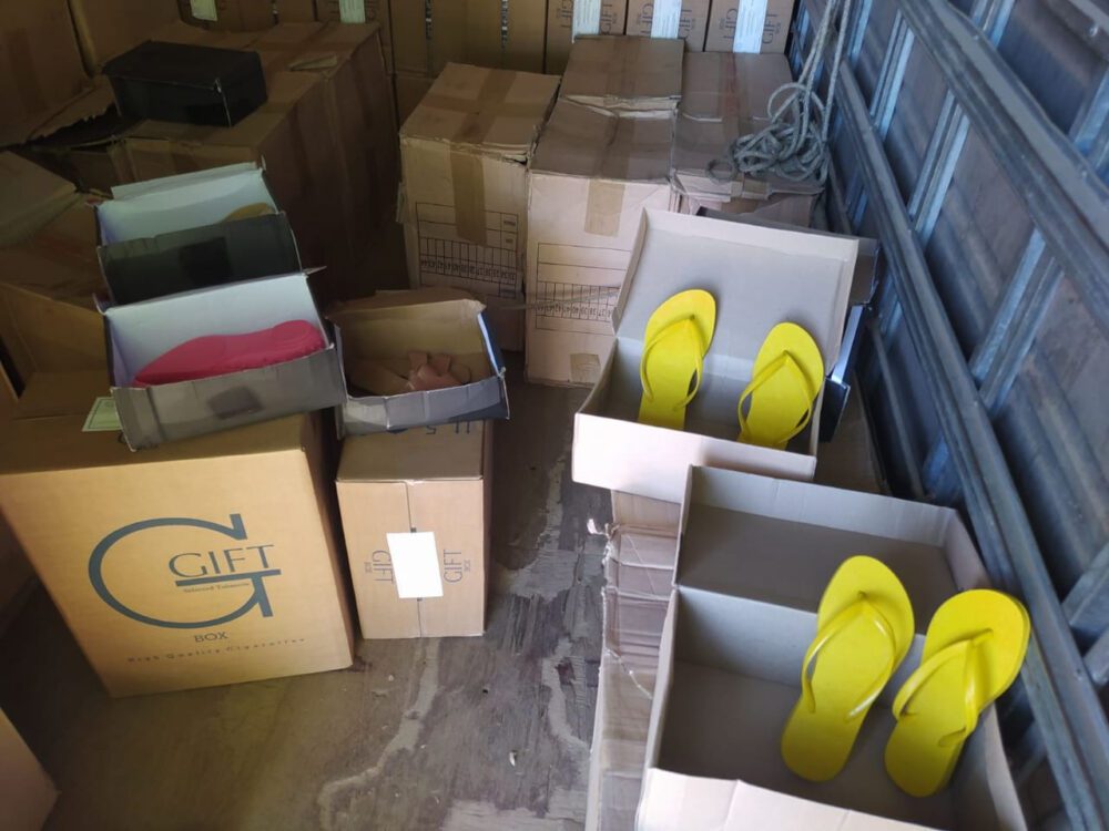 PRF apreende caminhão com mais de 2 milhões de cigarros contrabandeados no ES