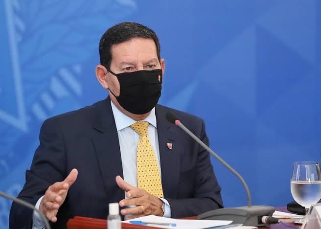 Mourão diz que “acha difícil” retorno de Witzel ao Governo do RJ