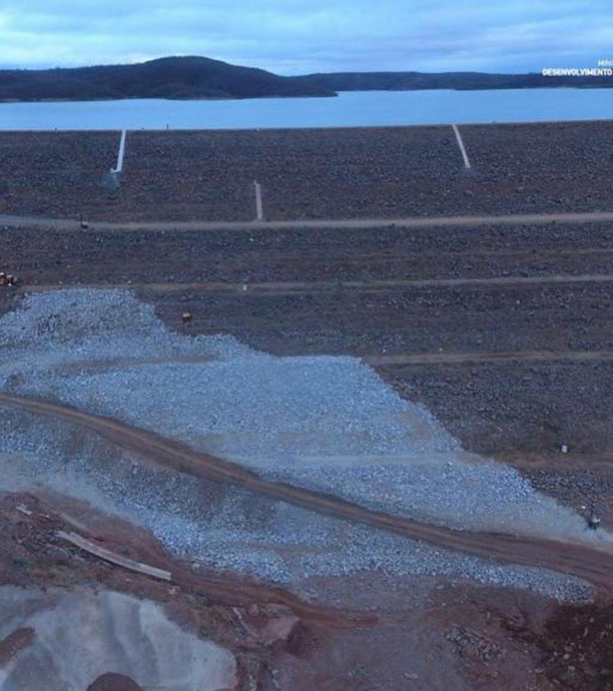 Ministro anuncia conclusão de obra de reparo na barragem do Jati e afirma: “Peritos vão apurar o que causou o rompimento”