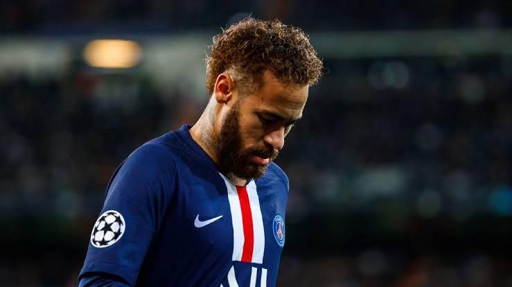 Neymar é diagnosticado com Covid-19, diz jornal francês