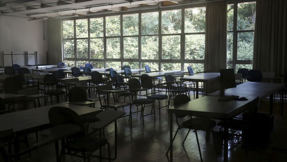 Fechamento de escolas por pandemia pode afetar economia mundial até o final do século, afirma OCDE