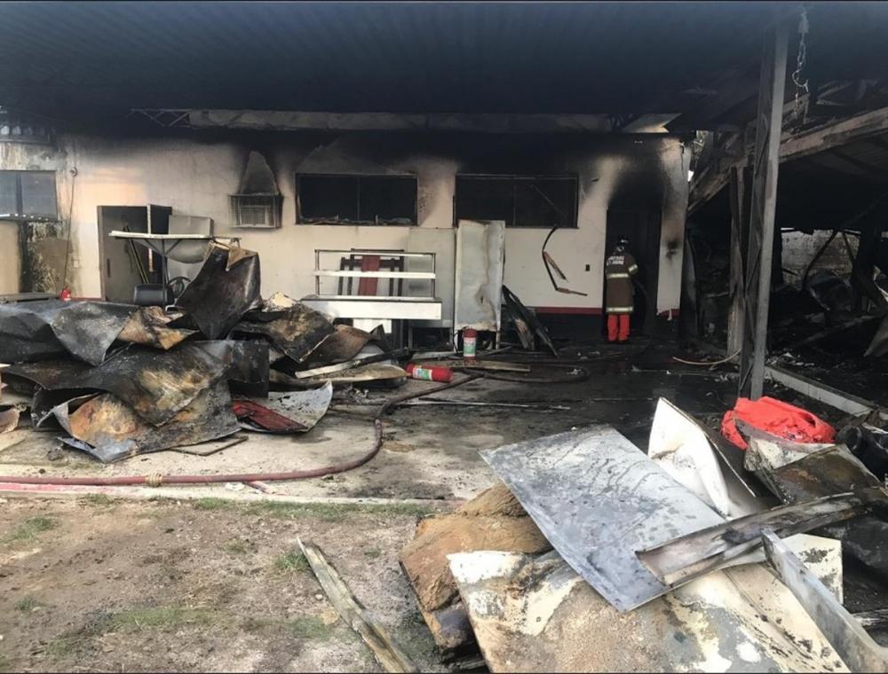 E-mail revela que Flamengo sabia de problemas elétricos em alojamento do Ninho do Urubu; 10 jovens morreram na tragédia