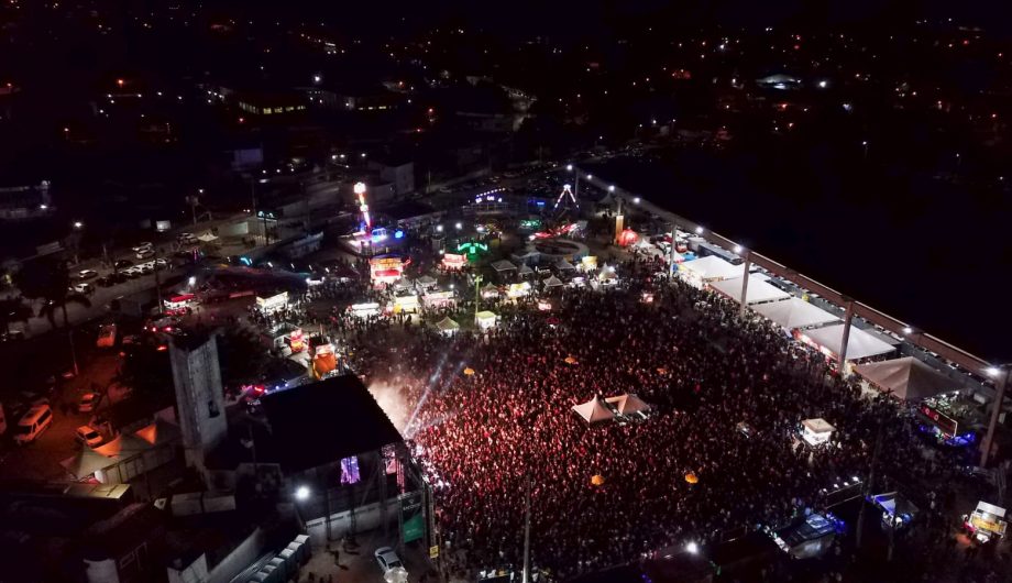 Shows da Festa de Cachoeiro levaram 100 mil pessoas ao Parque de Exposição