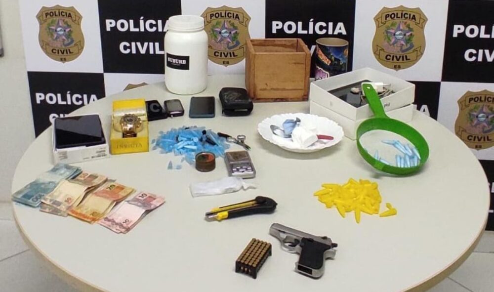 Polícia Civil prende rapaz de 23 anos com cocaína, arma e munição