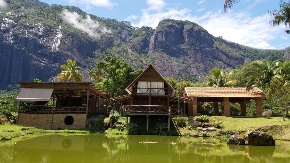 Calçamento de estrada para a Pedra da Penha vai incentivar turismo na região