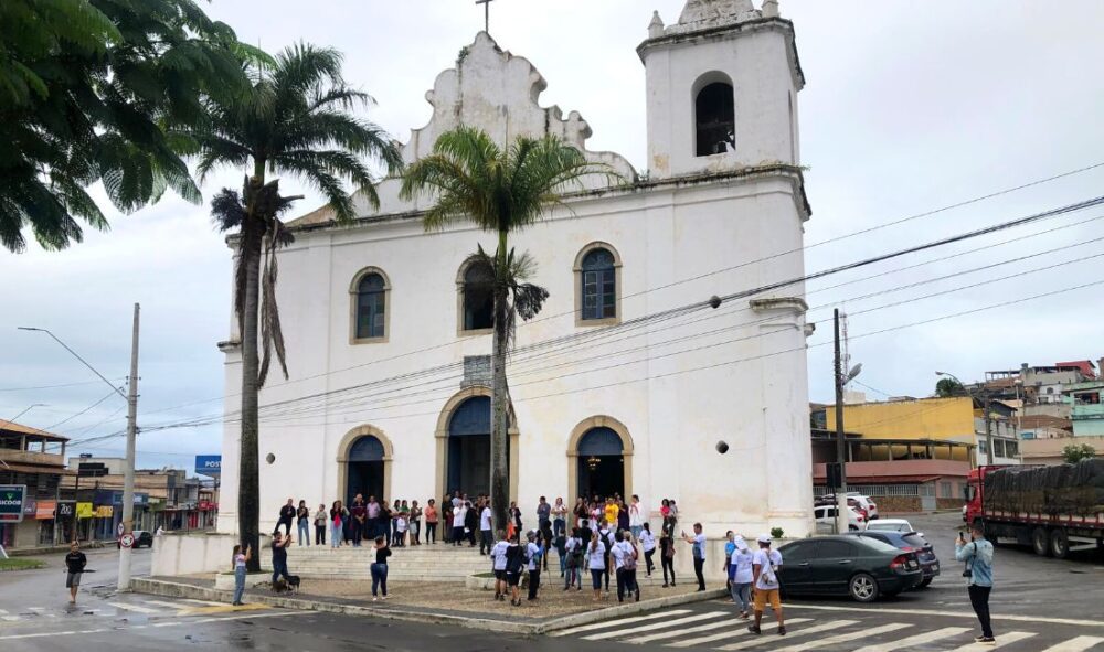 Sons de sinos anunciam a chegada dos peregrinos