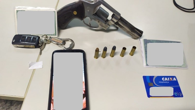 PM recupera veículos, apreende droga, arma e cumpre mandado no Sul do ES