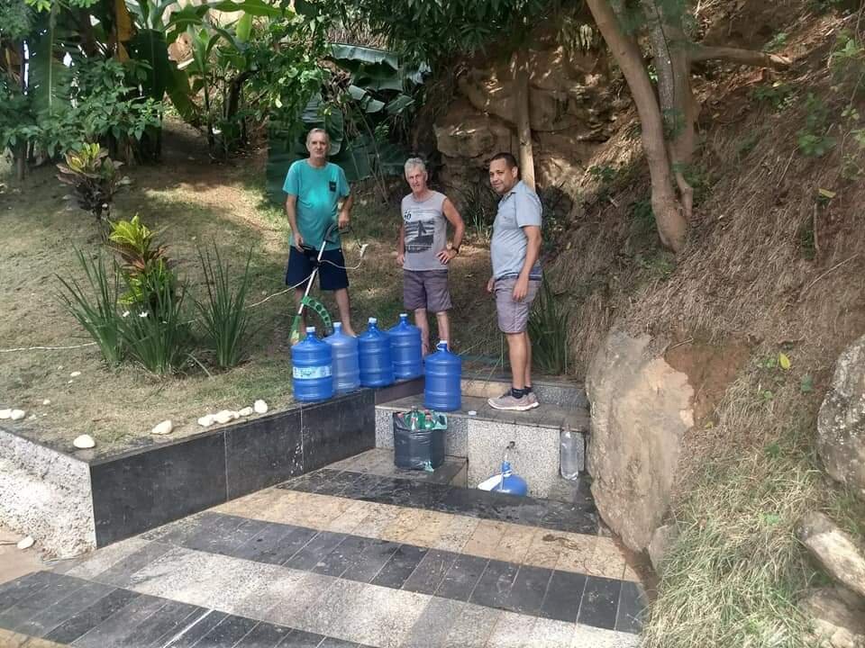 (Veja o Vídeo) Vereador de Cachoeiro preserva nascente 