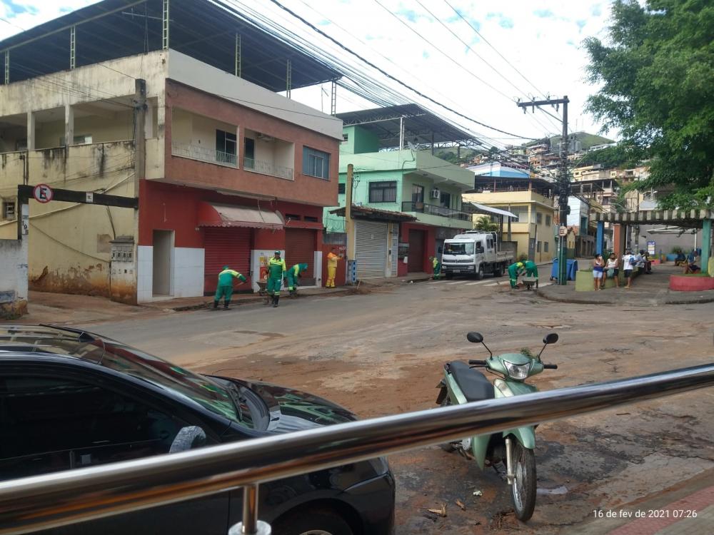 (Veja o Vídeo) Chuvas de segunda-feira trazem transtornos e prejuízos em Cachoeiro de Itapemirim E.S 