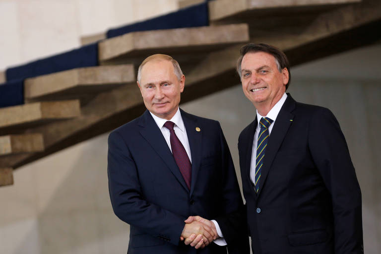 Por telefone, Bolsonaro e Putin conversam sobre vacina Sputnik V