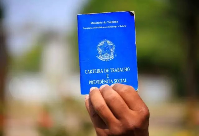 2024 chega com 176 vagas de emprego