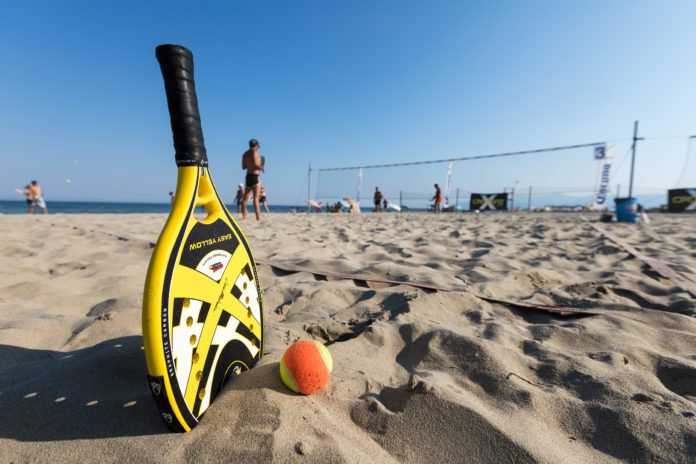 Torneio de Beach Tennis movimenta Praia Central