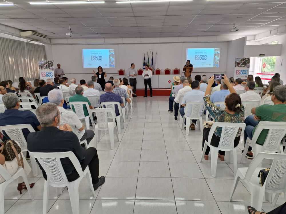 Estado inaugura oficina do Plano ES 500