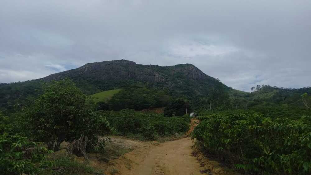 Caminhada até a Pedra do Caramba com um olhar diferente