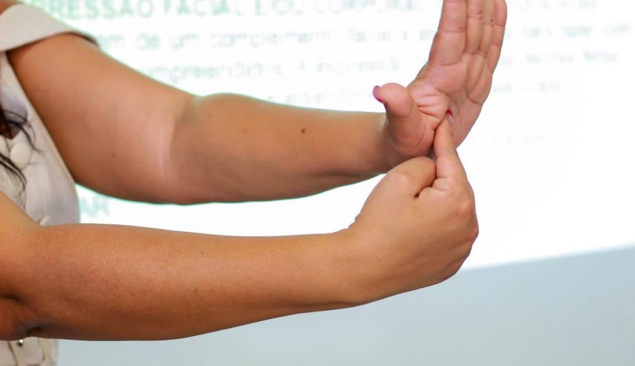 Inscrições para curso gratuito de Libras serão abertas nesta quinta-feira (14)