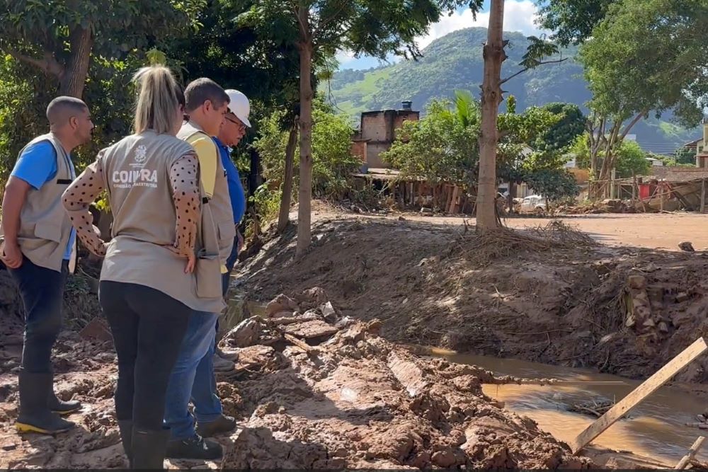 Deputados e engenheiros avaliam danos causados por chuvas