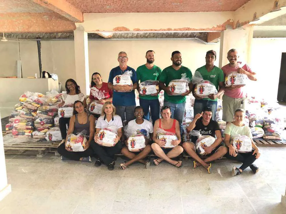 Associação Evangelizar doa 8 toneladas de alimentos às vítimas da enchente