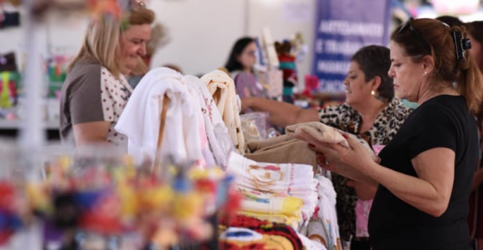 Feira de artesanato no dia das mães em Cachoeiro