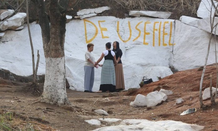 Grupo de evangélicos é alvo de tiros durante oração no Rio de Janeiro