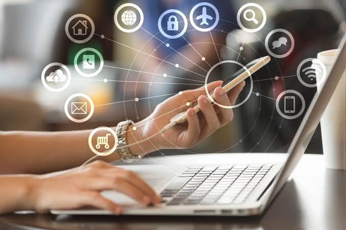 Empresa deve indenizar por não manter velocidade de internet prevista no plano