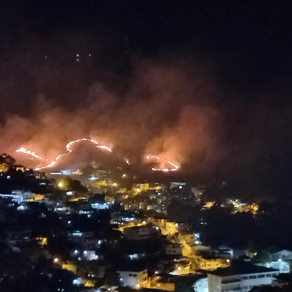 Incêndio atinge Morro das Andorinhas, em Cachoeiro