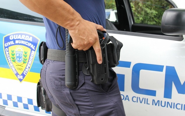 Guarda Municipal apreende arma e drogas