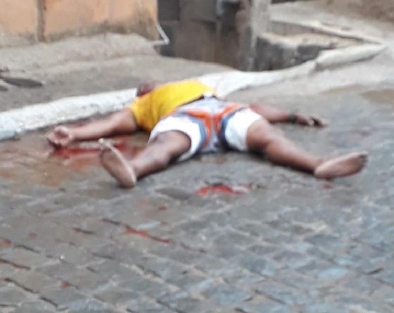 Homem é esfaqueado em Castelo na manhã deste domingo (19)