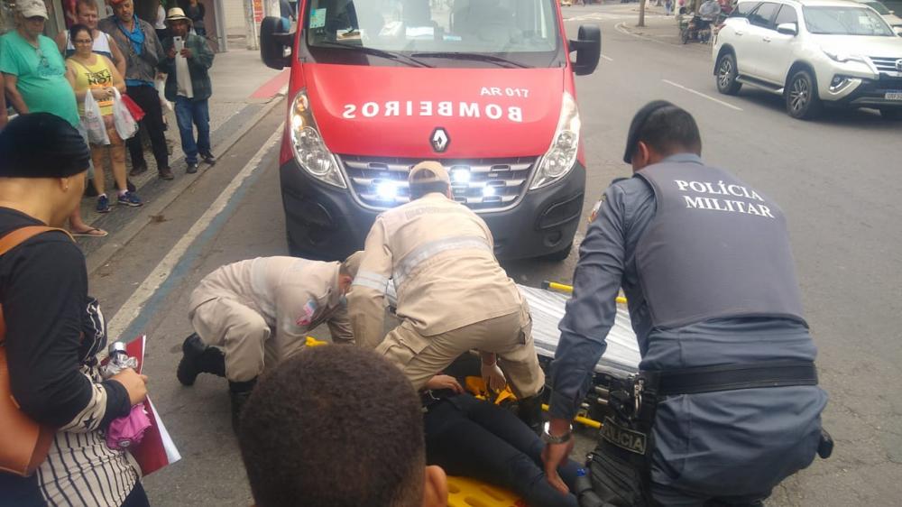 Acidente no bairro Guandú em Cachoeiro deixa motociclista ferido - Veja o vídeo
