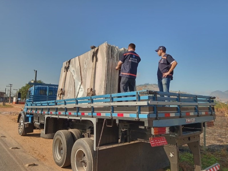 Governo do ES mira operação no transporte de rochas em Cachoeiro