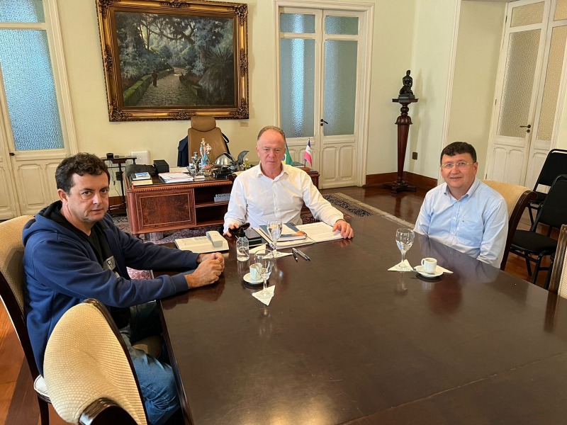 Prefeito eleito em Itapemirim se reúne com Casagrande para falar de prioridades