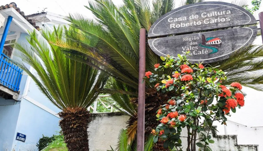 Casa de Cultura Roberto Carlos reabre com novo visual