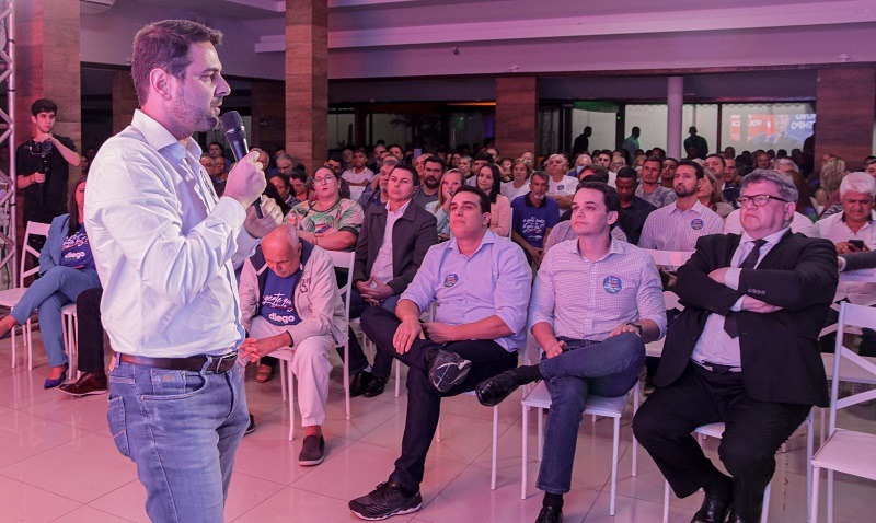 Ao lado de Erick Musso, Diego Libardi lança pré-candidatura a deputado federal em Cachoeiro