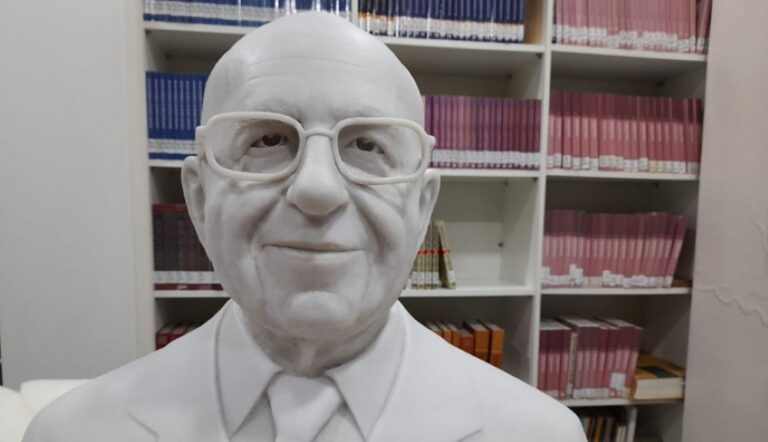 Busto do Professor Aylton Bermudes será inaugurado nesta sexta
