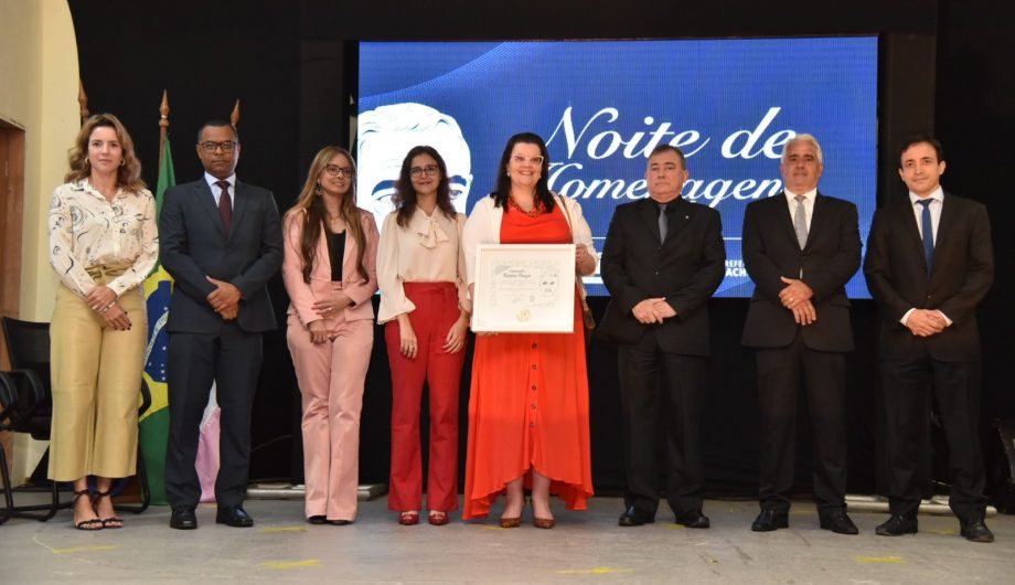 Emoção marca a noite de homenagens