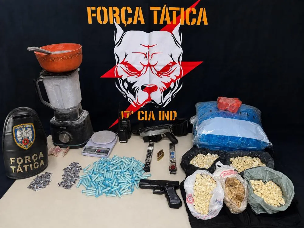 PM apreende submetralhadora artesanal e drogas após denúncia anônima em Vila Velha