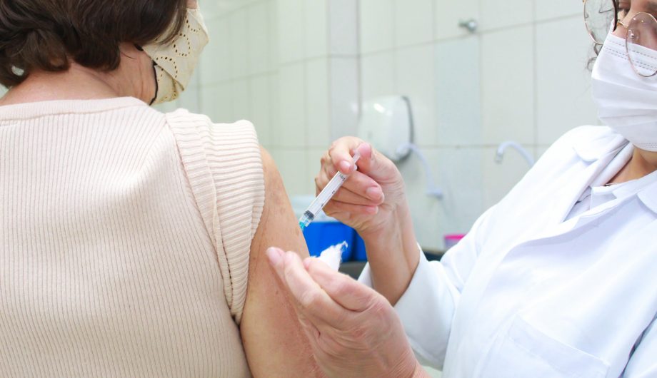 Cachoeiro amplia público da vacinação contra gripe
