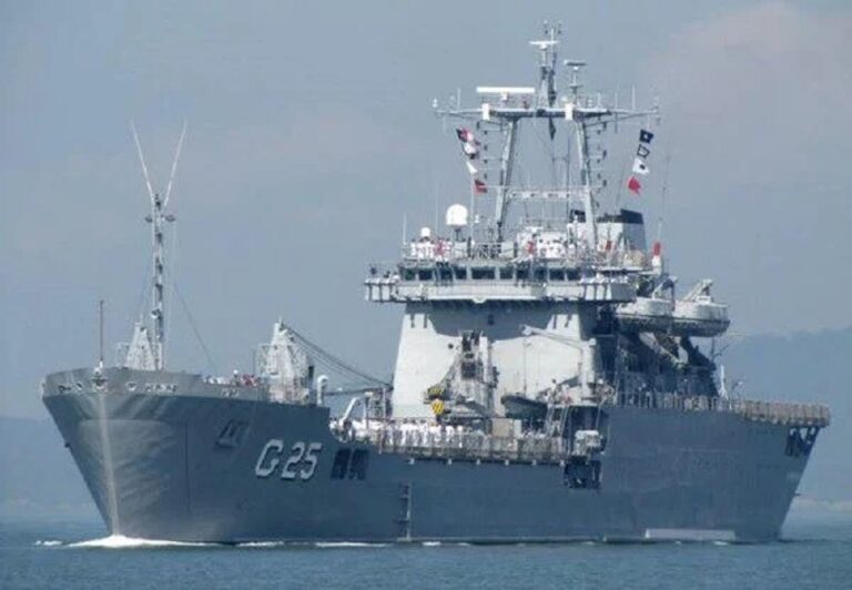Navios da Marinha permanecem abertos à visitação até amanhã no Porto de Vitória