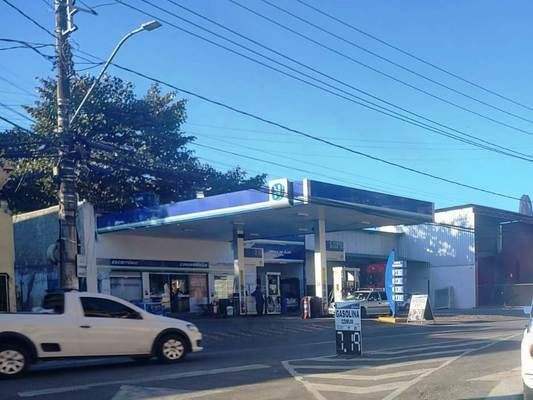 Preço da gasolina cai menos do que o esperado em Cachoeiro