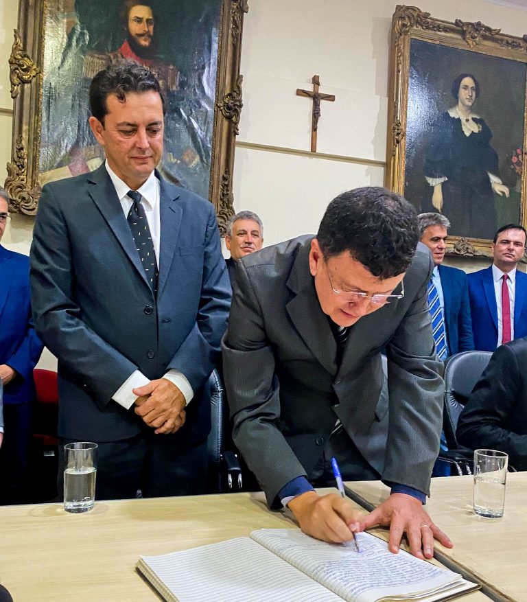 Doutor Antônio nomeia o primeiro escalão da Prefeitura de Itapemirim