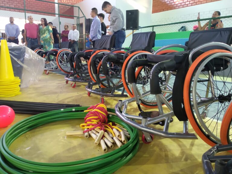Bairro Caiçara, em Cachoeiro, recebe quadra revitalizada que ofertará esportes para pessoas com deficiência 