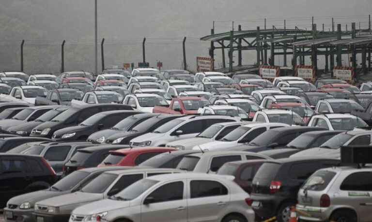 Venda de carros cai 4,8% no mês de junho, afirma associação de fabricantes