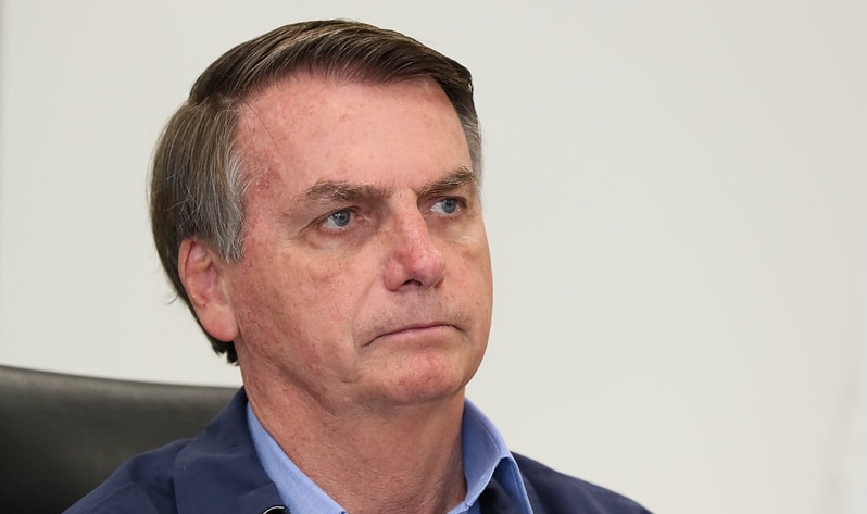 Bolsonaro sanciona auxílio de R$ 600 para artistas informais